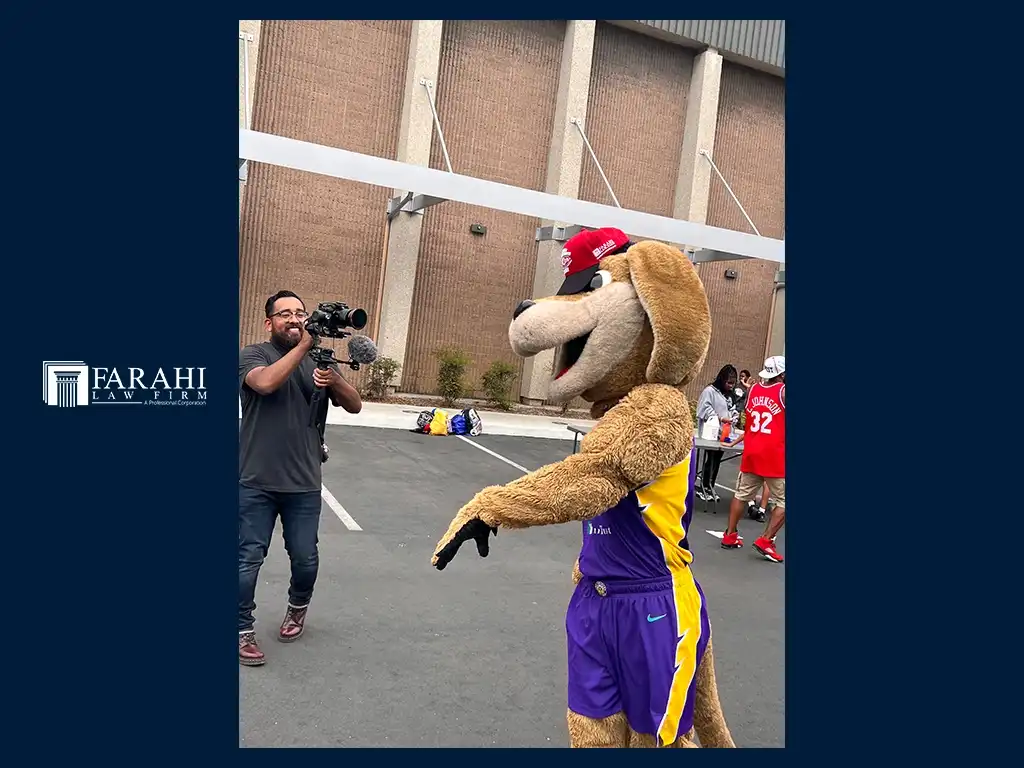 bufete de abogados farahi soy un movimiento no un monumento