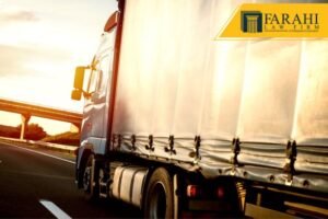 colisión con camión de carga en la autopista 101
