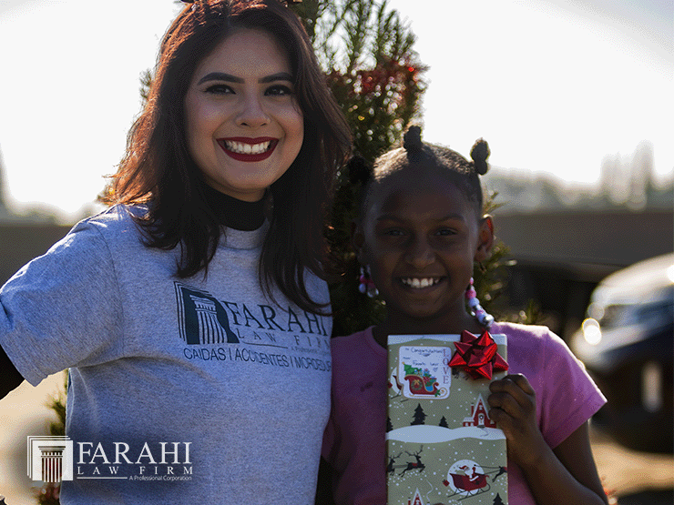 Campaña De Juguetes Farahi Law Firm (7)
